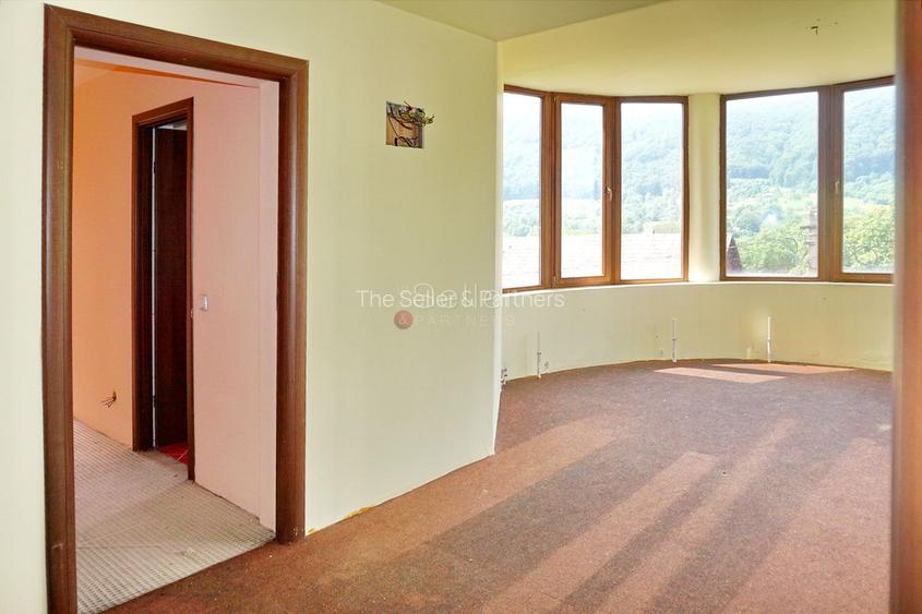 Investitie Pensiune 12 camere - 12
