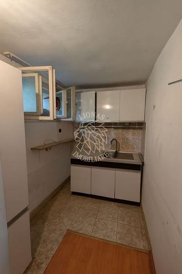 Spatiu comercial+Garsoniera 55,5 mp-parter-Zona Centrala