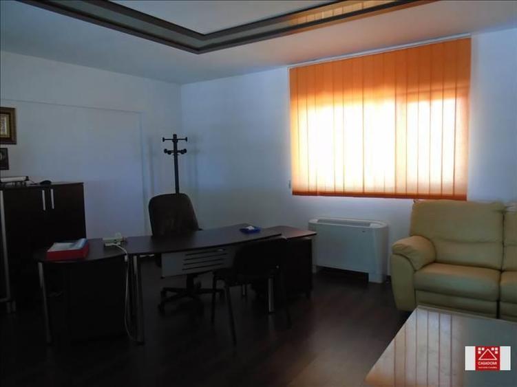 Hala pentru showroom, in apropiere de autostrada