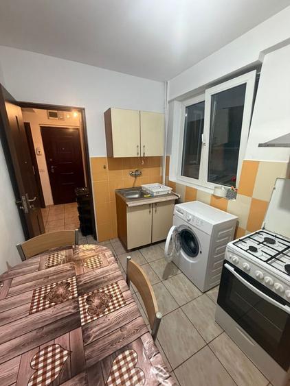 🔑 De Închiriat: 2 Camere Decomandat – Metrou Eroii Revoluției