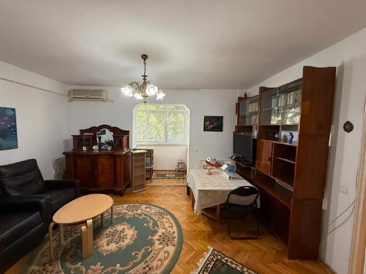 Închiriez Apartament 2 camere complet mobilat Bd. Basarabia