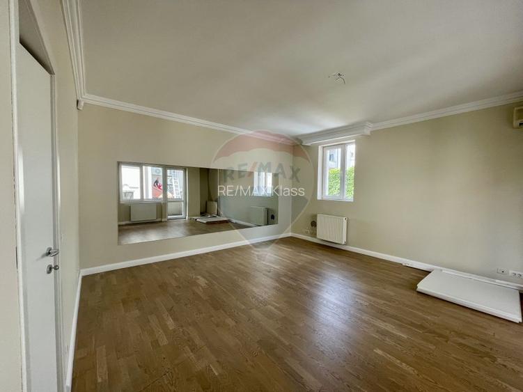 Casă / Vilă cu 6 camere de închiriat în zona Capitale - 4