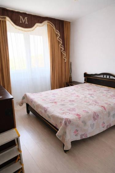 Apartament cu 3 camere,de inchiriat,in calea Urseni
