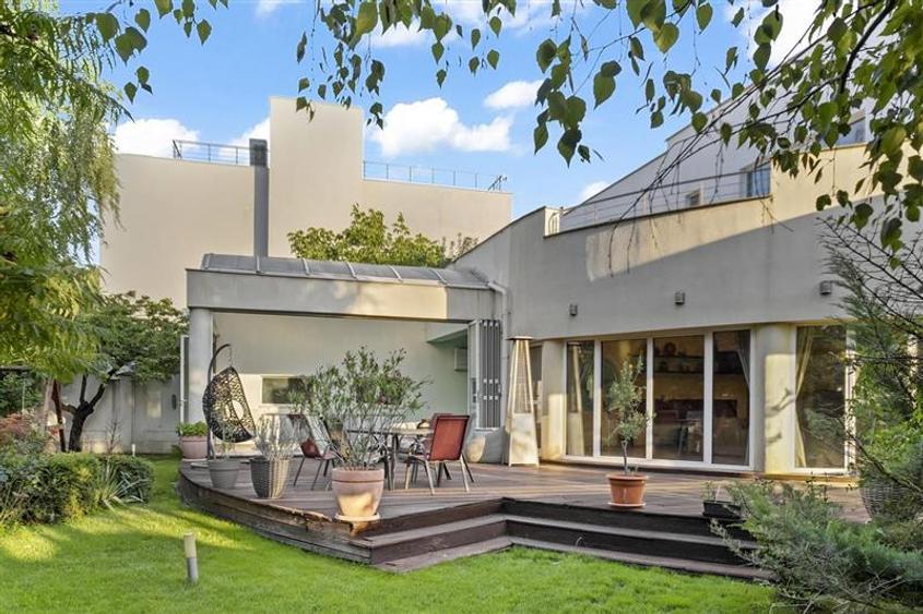 Vila de lux in apropiere de Cambridge School | Curte superba