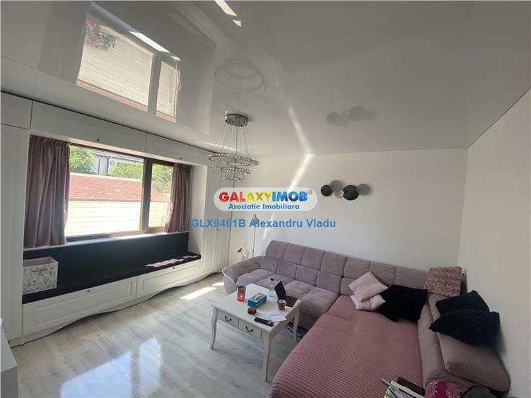 Apartament 2 camere decomandat,cu terasa( 120 mp),parcare proprie
