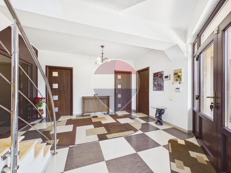 Vilă 10 camere + spațiu comercial | teren 1.300 mp | Otopeni 23 August