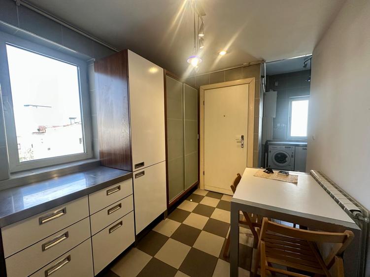 Apartament 3 camere, 83 mp, etaj 3/3, imobil interbelic – Str. Emanoil Porumbaru