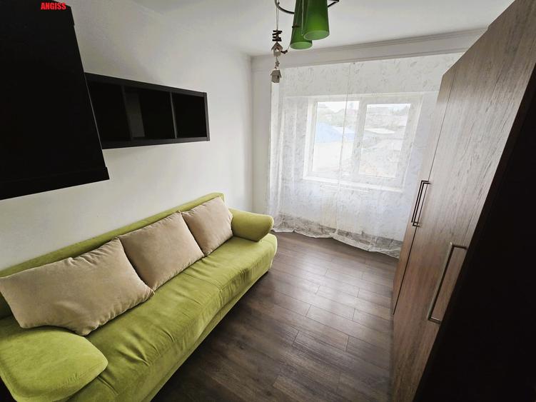 Apartament cu 3 camere str VICTORIEI