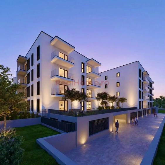 Apartament 3 camere etaj 3 / 85mp utili/ vest / panouri/ Metrou 1 Dec