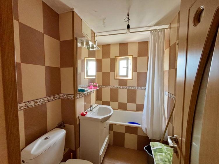 Apartament cu 2 camere decomandat, 54 mp | 2 balcoane | Zona Rândunelelor, Năvod