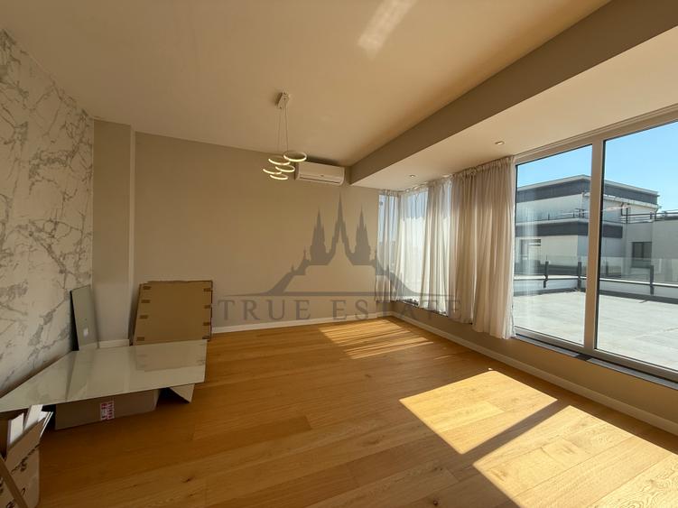 Penthouse cu vedere spectaculoasa catre Lac