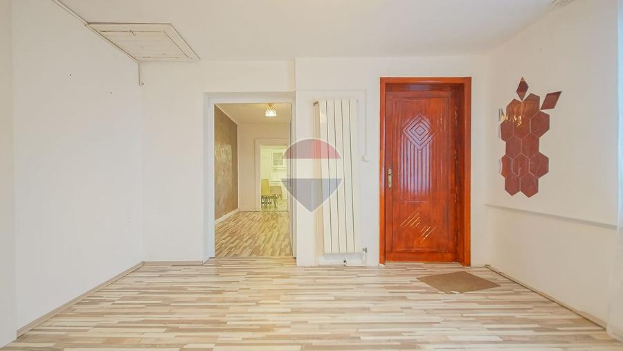 COMISION 0% | Apartament 4 camere + Curte | Zona Tractorul