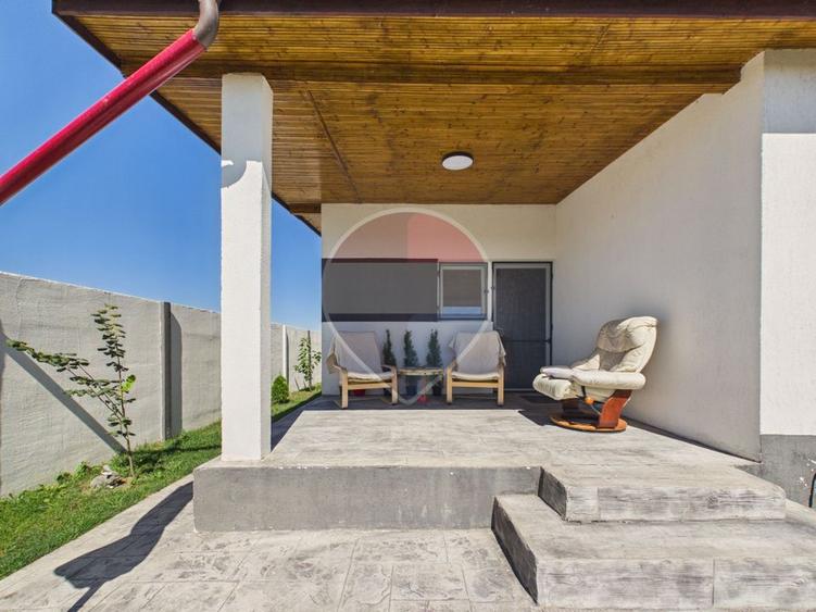 Casa tip duplex cu 4 camere moderna in Domnesti
