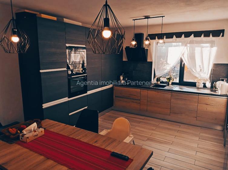 casa / vila Platou Prundu - Craiovei , mobilata / utilata , finisaje moderne ! - 6