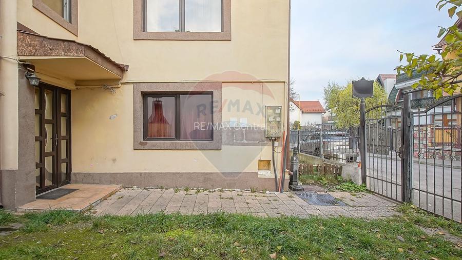 Casă / Vilă cu 12 camere de vânzare în zona Astra - 24
