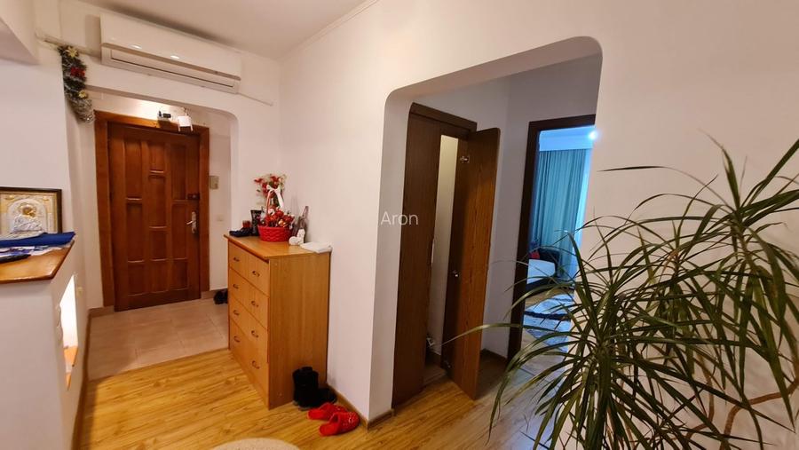 Apartament decomandat 3 camere + living de vanzare in zona Ostroveni - 3
