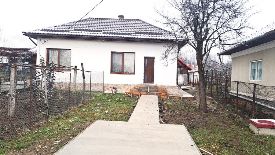 Casă de vânzare în Novaci, Gorj – Poziție centrală