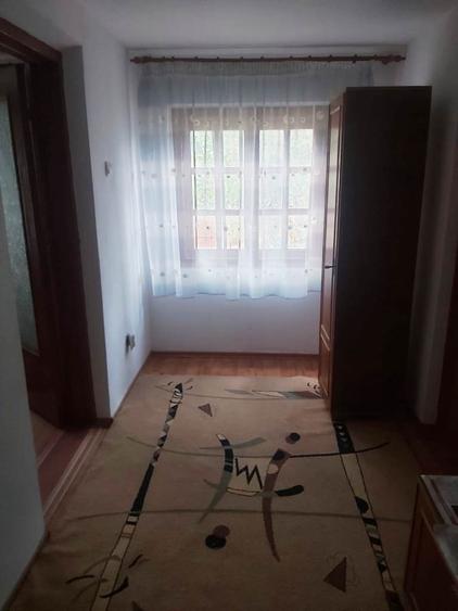 Casă din cărămidă, construită 2007, în zonă de deal foarte frumoasă, la Pârscov