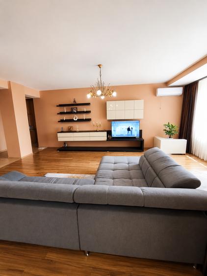 Vânzare apartament 2/3 camere 113 mp. Portul Tomis