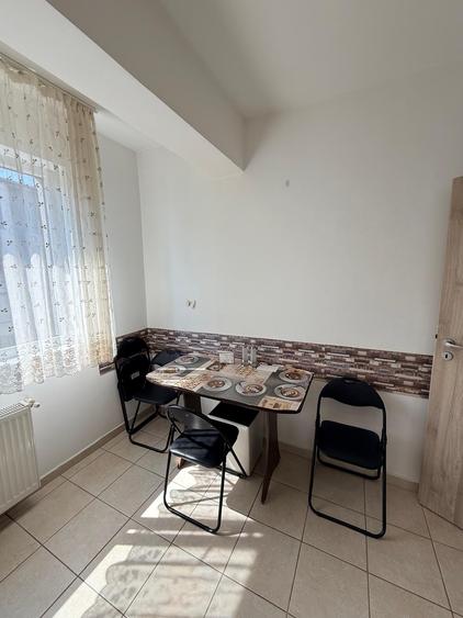 Inchiriez Apartament 2 camere - 42mp - Decomandat