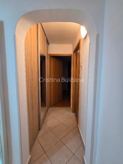 Apartament 2 camere de închiriat – 60 mp | Renovat recent | Centrală proprie | L - 2