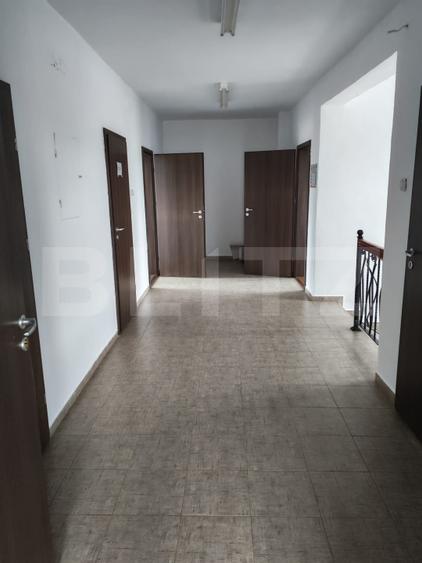 Spatiu pentru birouri de închiriat, cu o suprafață de 20 mp, Bistrita