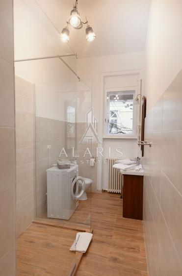 Apartament la casa cu 4 camere, 2 bai, zona Centrala