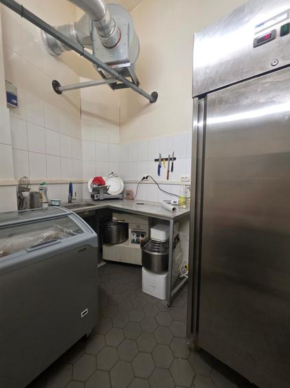 Spatiu comercial Magheru pretabil horeca 120mp, posibilitate terasa