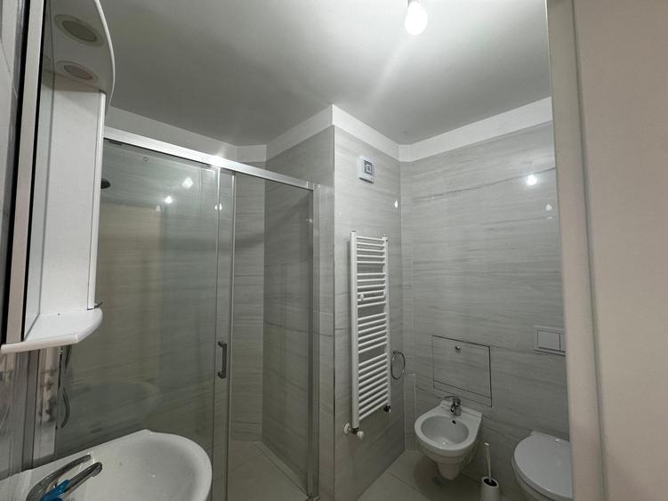 Apartament complet renovat cu 4 camere
