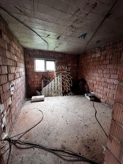 Casa 5 camere 173 mp-teren 500 mp-3 balcoane-terasa-garaj-Beclean