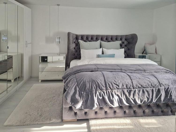 PROPRIETATE VERSATILA, complet renovată– 220 m² utili + 130 m² curte privată