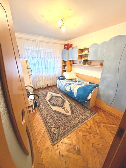 Apartament cu 4 camere, decomandat, spatios, 2 bai, Sanmartin