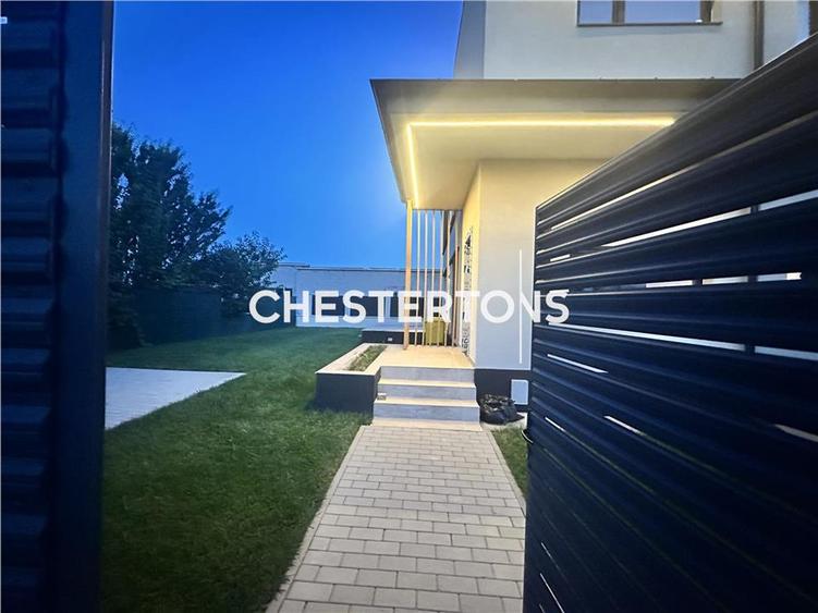 Vila lux +300mp teren , Domnesti