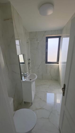 Apartament 3 camere, complet mobilat si utilat, balcon, parcare,etaj 2