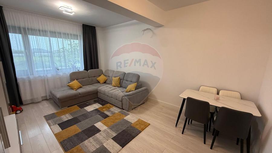 Apartament cu 2 camere de vânzare în zona Nord și loc de parcare