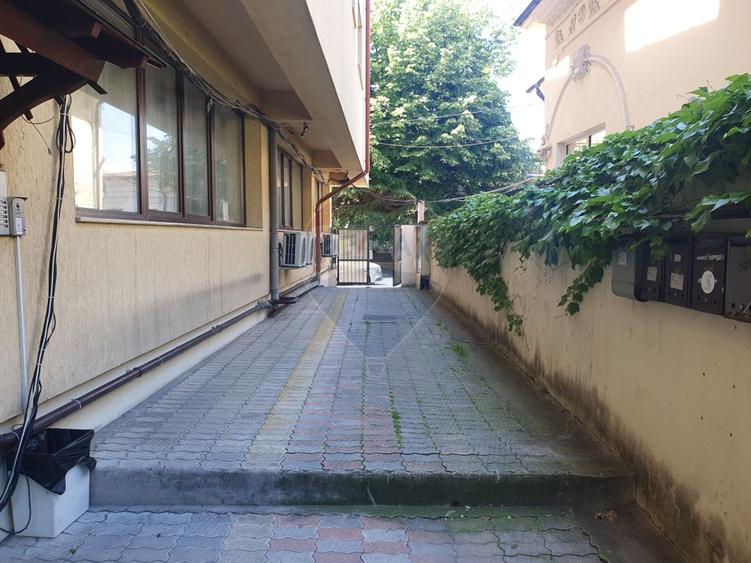 Apartament spatios - 130mp, 3 camere - de închiriat