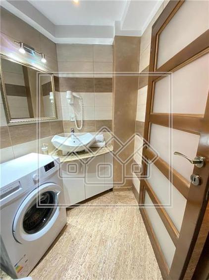 Studio mobilat si utilat de lux - zona Scoala de Inot -cladire noua