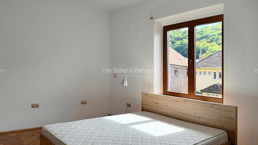 Apartament cu Acces la Curte Garaj Inclus - 19