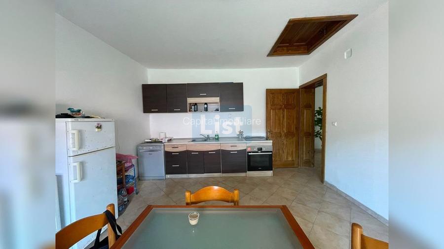 Casa intr-o zona linistita, Bucosnita - 5