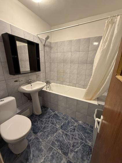 2 Camere Bloc Raebilitat Zona Gorjului