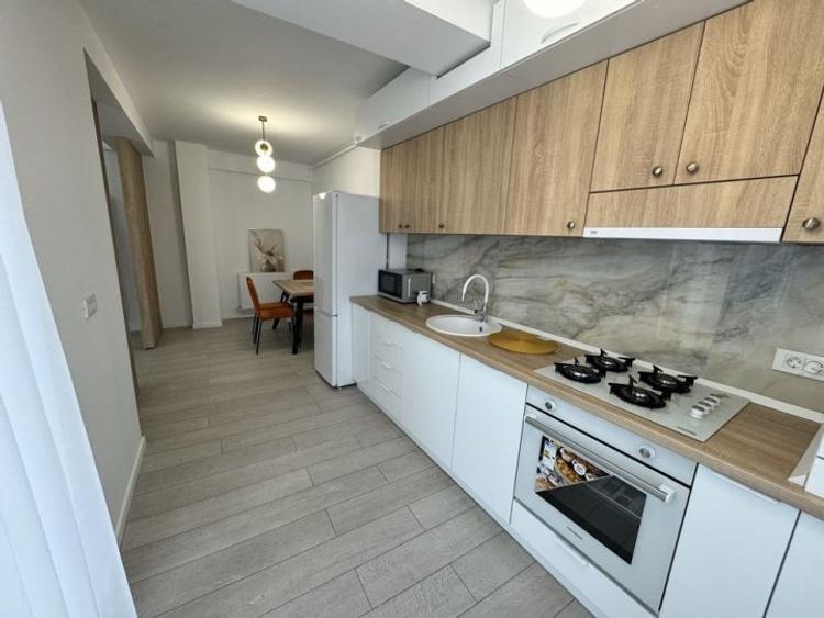 Închiriere Penthouse - Duplex 3 camere în Giulesti in bloc nou