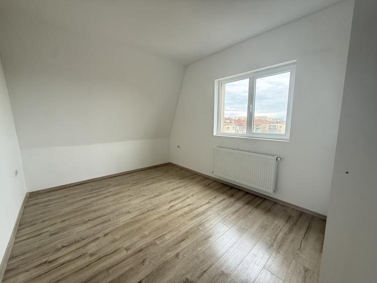Apartament luminos, 3 camere, decomandat, 75 mp - Aradului