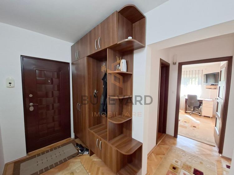 Apartament 3 camere decomandate + parcare, mijlocul strazii Titulescu!