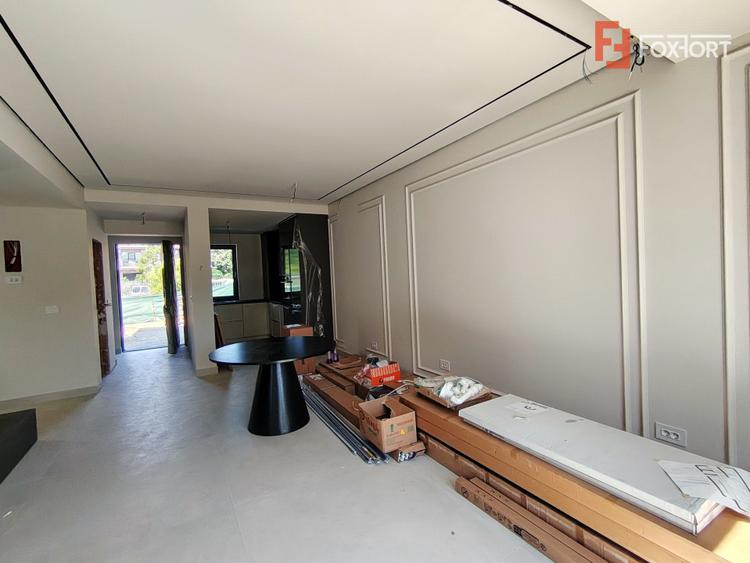 Casa individuala cu 4 camere Parter + 2 Etaje, in Giroc - V10060