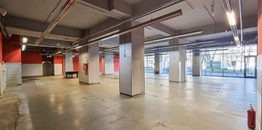 Spatiu comercial stradal 638 mp zona Banu Manta
