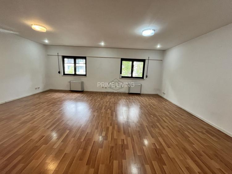 VILA CU 5 CAMERE LA INCHIRIERE PE MALUL LACULUI STRAULESTI - 6