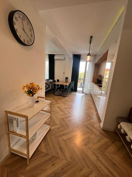 Apartament 2 camere lux de închiriat, central, bloc nou, loc parcare