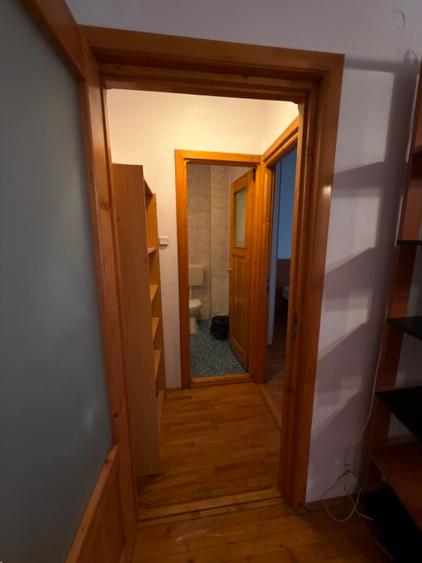 Inchiriez apartament 4 camere, Etaj 1 Brasov, Centru Civic, CEC Bank
