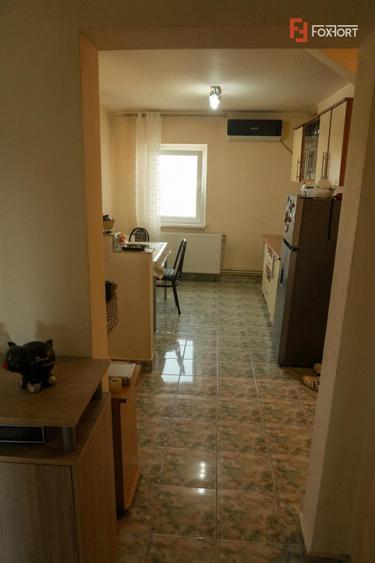 Apartament de vanzare cu 3 camere de 75 mp, zona Bucovina