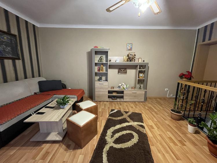 Casa cu doua apartamente si curte zona Turnisor